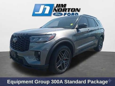 Used 2025 Ford Explorer ST-Line w/ Premium Package AWD/4WD image 4