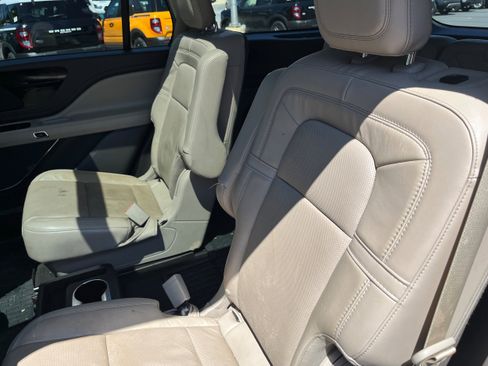 Used 2021 Lincoln Aviator Grand Touring w/ Equipment Group 301A AWD/4WD image 10