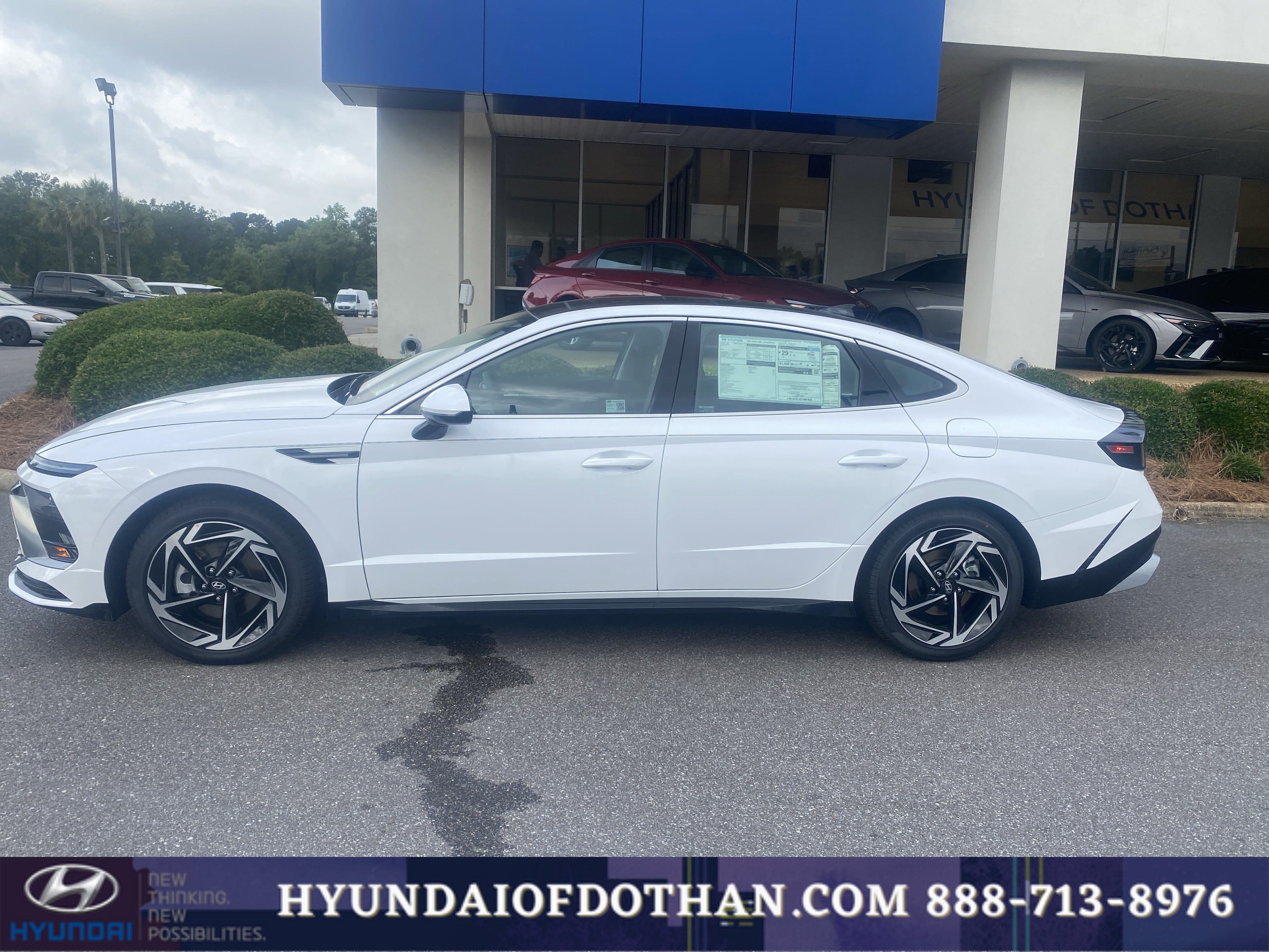 Certified 2025 Hyundai Sonata SEL FWD image 2