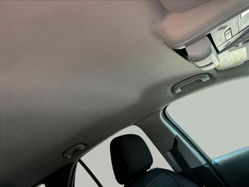 Used 2019 Chevrolet Equinox LT FWD image 27