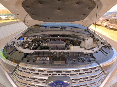 Used 2024 Ford Explorer Limited image 44