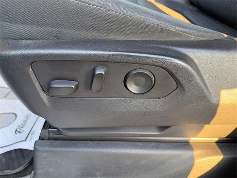 Used 2023 Chevrolet Silverado 1500 LT image 13