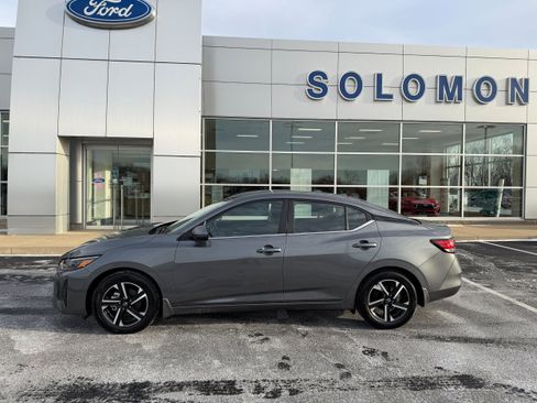 Used 2025 Nissan Sentra SV w/ Trunk Package image 9