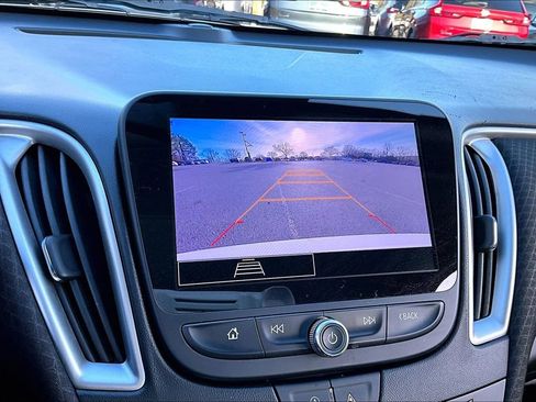 Used 2024 Chevrolet Malibu LT image 11