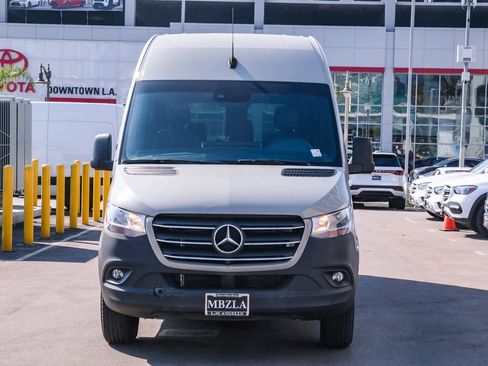 Used 2023 Mercedes-Benz Sprinter 2500 image 2