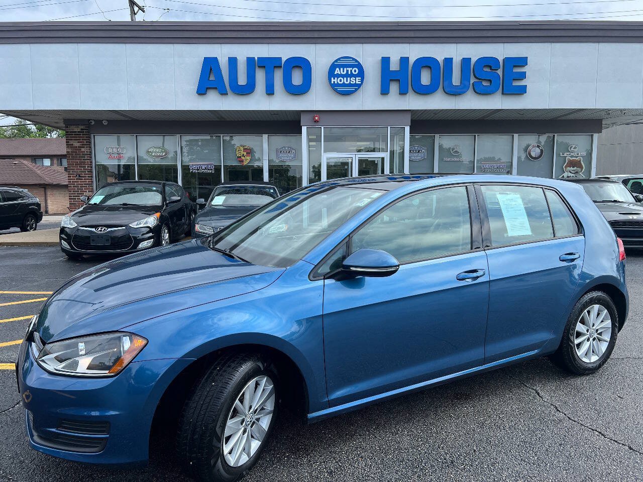 Used 2015 Volkswagen Golf S FWD image 1