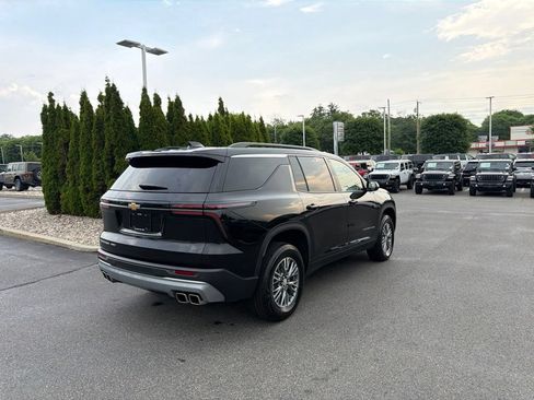Used 2026 Chevrolet Traverse LT AWD/4WD image 3