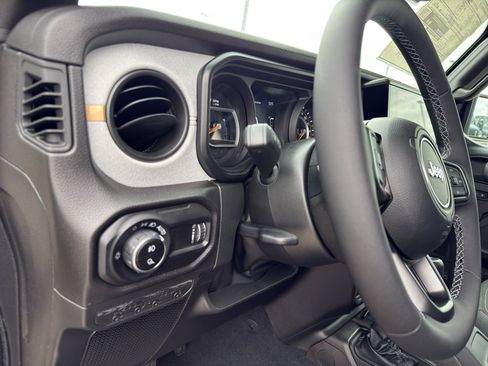 New 2026 Jeep Gladiator Sport AWD/4WD image 14