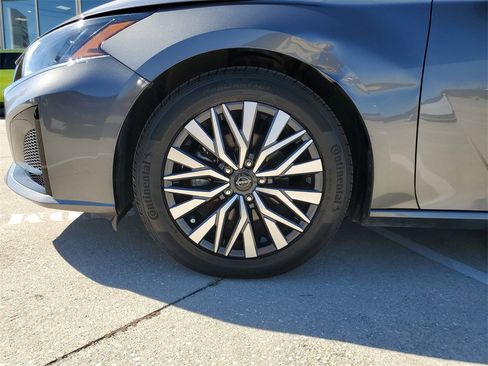 Certified 2024 Nissan Altima 2.5 SV image 12