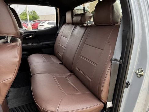 Used 2020 Toyota Tacoma TRD Off-Road AWD/4WD image 28