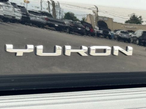 Used 2026 GMC Yukon Denali AWD/4WD image 9
