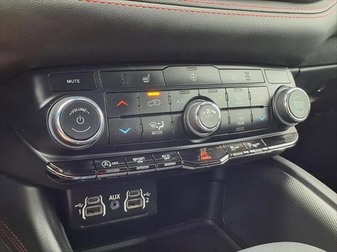 Certified 2025 Dodge Durango GT AWD/4WD image 14