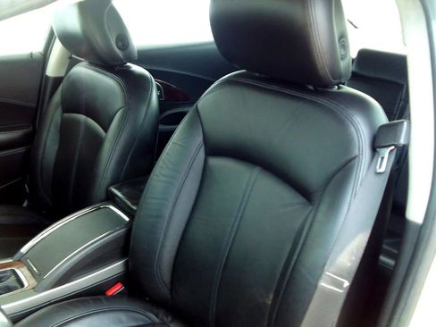 Used 2011 Buick LaCrosse CXL FWD image 11