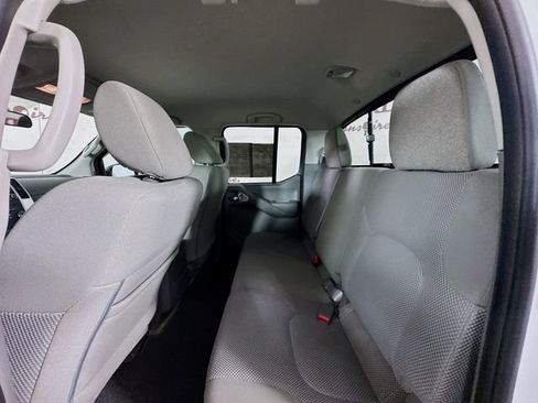 Used 2018 Nissan Frontier SV image 26