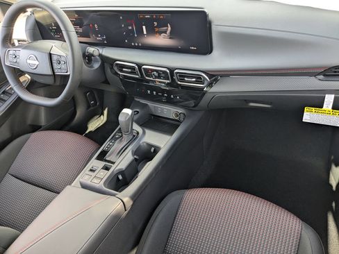 Used 2026 Nissan Sentra SR w/ Floor Mat Package FWD image 29