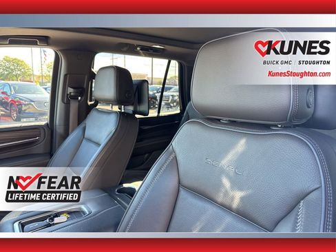Used 2024 GMC Yukon Denali w/ Denali Reserve Package image 23