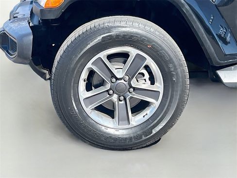 Used 2021 Jeep Wrangler Unlimited Sahara image 30