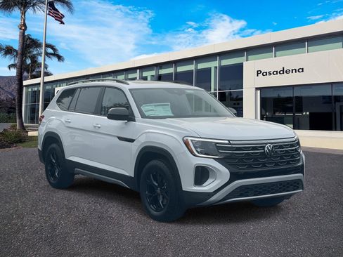 New 2026 Volkswagen Atlas Peak Edition AWD/4WD image 1