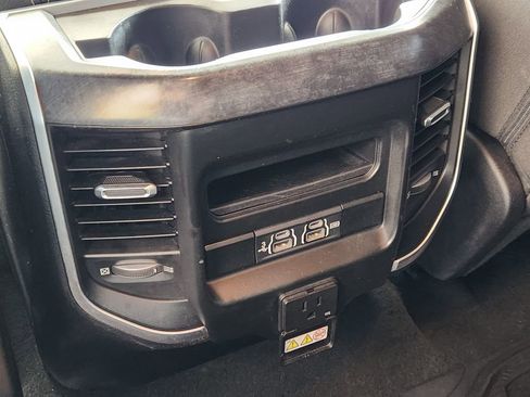 Used 2019 RAM 1500 Big Horn RWD image 32