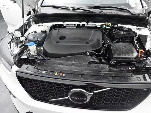 Used 2024 Volvo XC40 B5 Plus w/ Climate Package AWD/4WD image 17