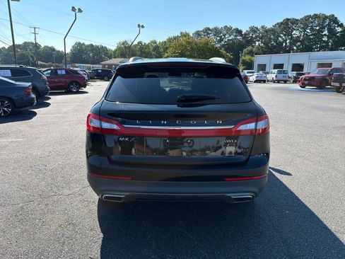 Used 2017 Lincoln MKX Reserve w/ Driver Assistance Package AWD/4WD image 4