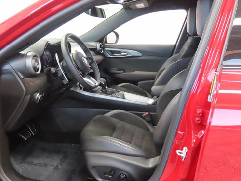 Used 2024 Alfa Romeo Tonale Veloce AWD/4WD image 15