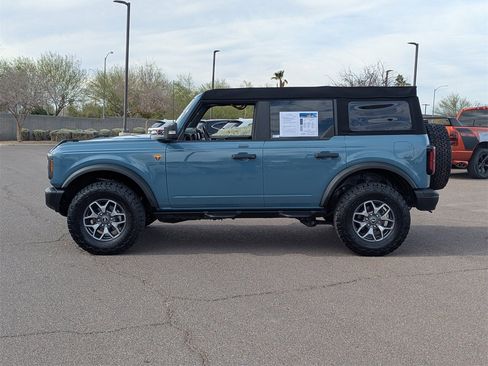 Used 2023 Ford Bronco Badlands image 4