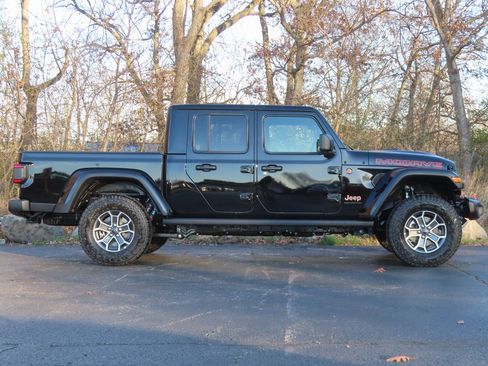 New 2026 Jeep Gladiator Mojave w/ Safety Group image 2