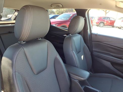 Used 2020 Buick Encore GX Select image 19