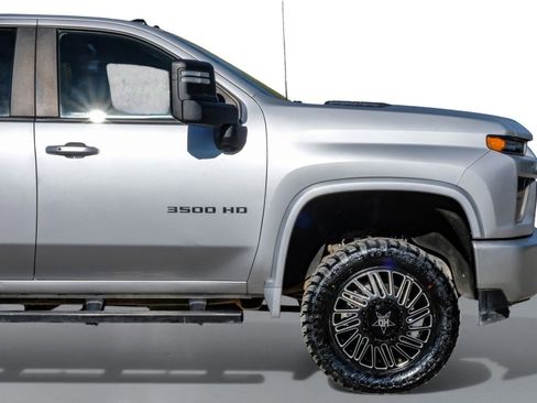Used 2022 Chevrolet Silverado 3500 LT w/ Convenience Package image 8