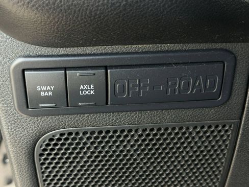 Used 2018 Jeep Wrangler Unlimited Rubicon w/ Cold Weather Group AWD/4WD image 29