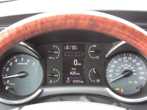 Used 2018 Toyota Sequoia Platinum AWD/4WD image 28