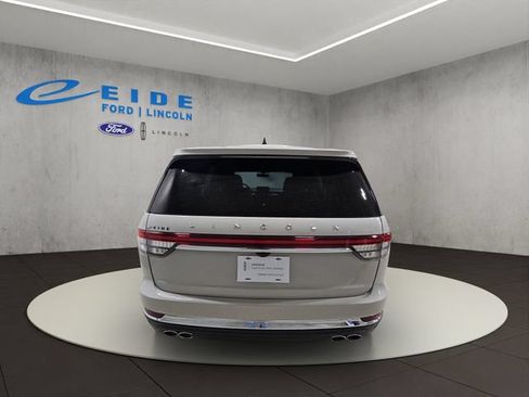 Used 2023 Lincoln Aviator Reserve w/ Equipment Group 201A AWD/4WD image 9