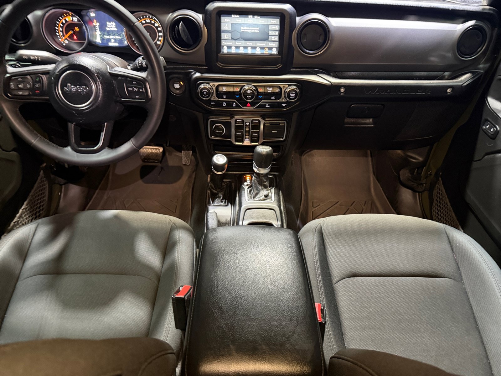 Used 2023 Jeep Wrangler Unlimited Sport AWD/4WD image 12