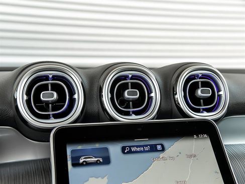 Certified 2025 Mercedes-Benz GLC 300 4MATIC image 21