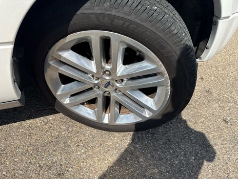 Used 2017 Ford Expedition Platinum AWD/4WD image 13