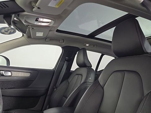 Certified 2023 Volvo XC40 B5 Plus w/ Driver Assist Package image 16