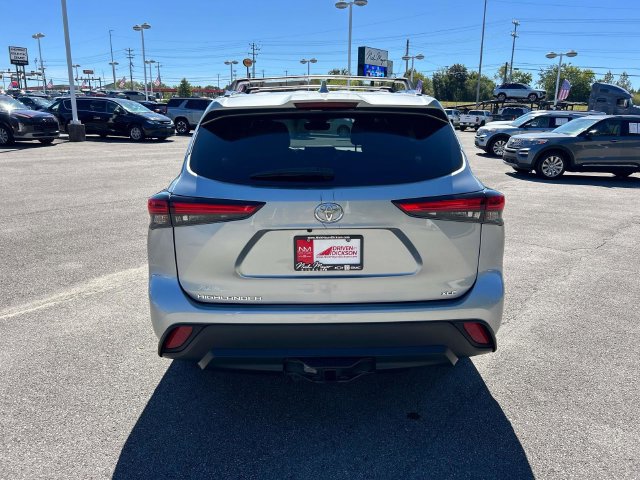 Used 2021 Toyota Highlander XLE FWD image 4