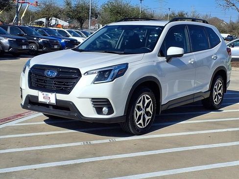 Certified 2023 Subaru Forester Premium image 3