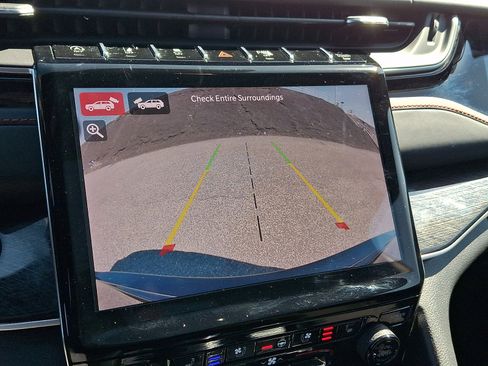 Certified 2022 Jeep Grand Cherokee Trailhawk w/ Luxury Tech Group III image 19