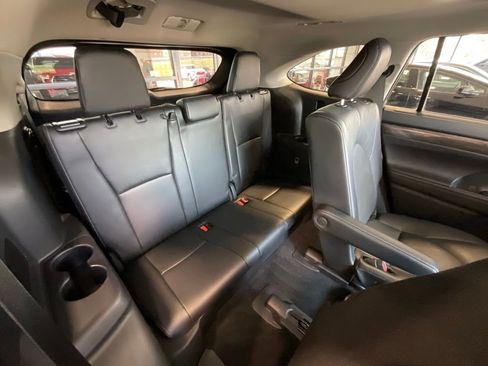 Used 2024 Toyota Highlander Platinum image 20