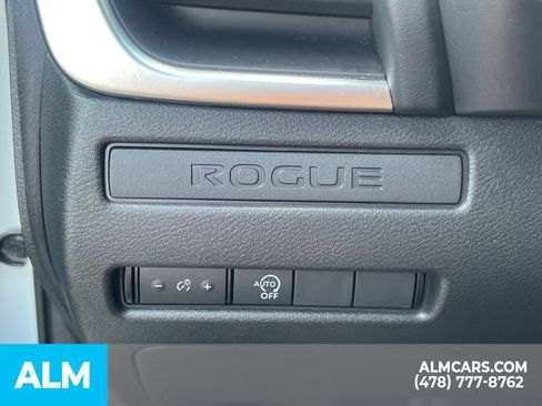 Used 2024 Nissan Rogue S FWD image 32