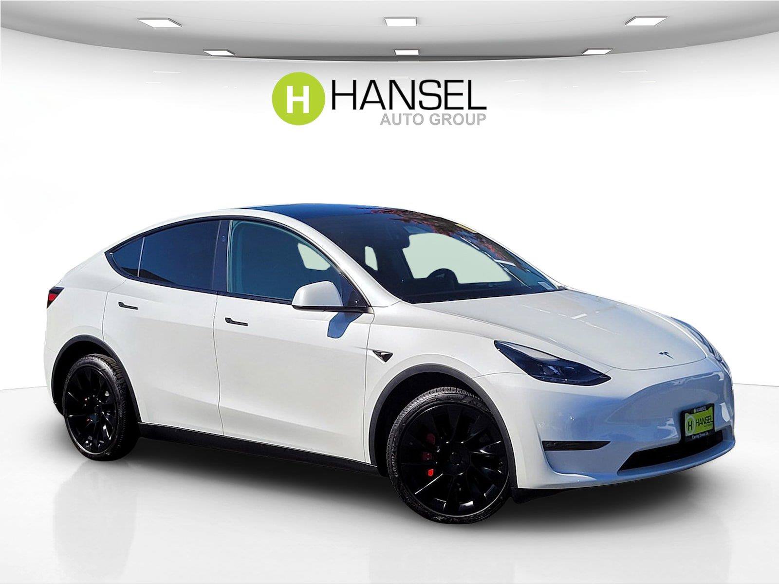 Used 2023 Tesla Model Y AWD image 1