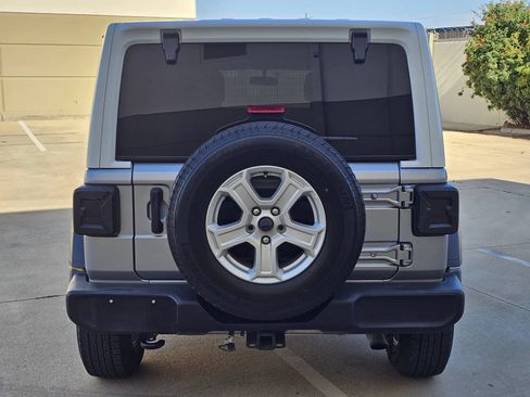 Used 2021 Jeep Wrangler Unlimited Sport AWD/4WD image 7