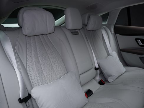 Used 2022 Mercedes-Benz EQS 580 4MATIC Sedan image 65