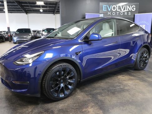 Used 2023 Tesla Model Y Long Range AWD/4WD image 6