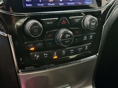 Used 2019 Jeep Grand Cherokee Limited RWD image 18