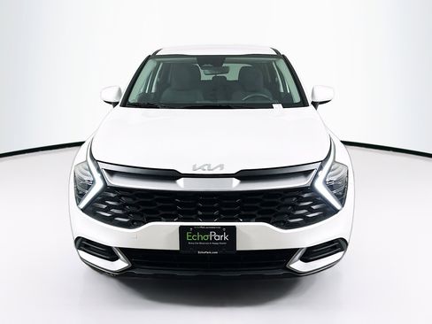 Used 2025 Kia Sportage LX image 2