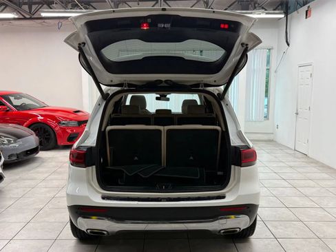 Used 2023 Mercedes-Benz GLB 250 w/ Premium Package image 20
