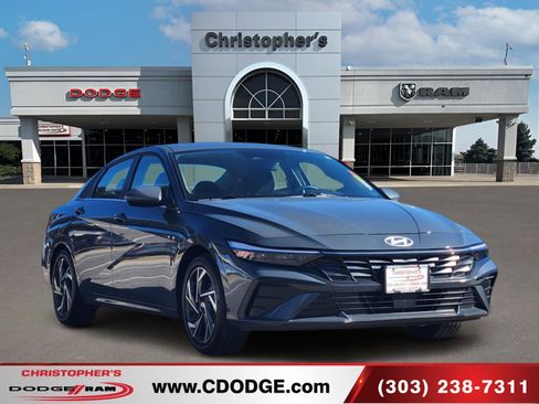 Used 2025 Hyundai Elantra SEL image 7